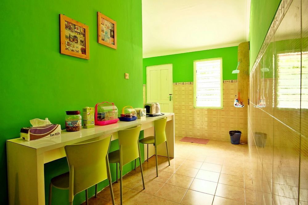 Hoz Bed & Breakfast Джокьякарта Экстерьер фото